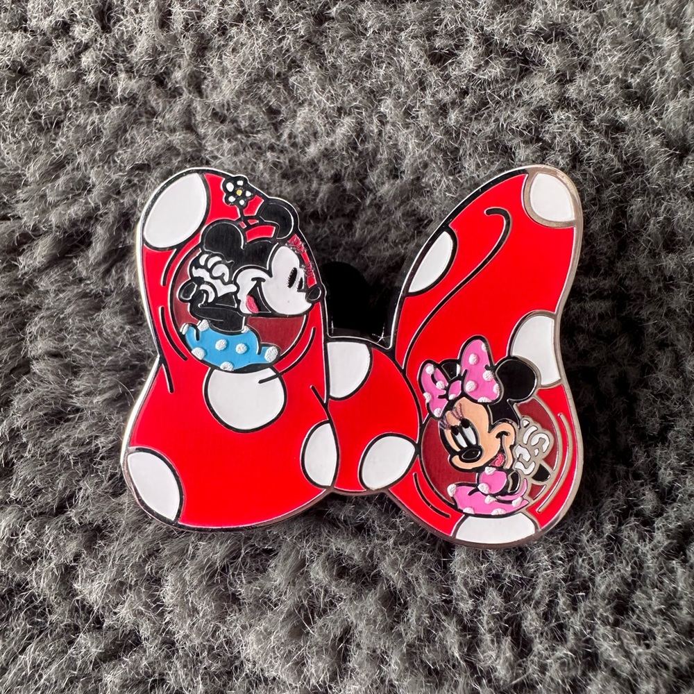 Imaginative Icons Minnie Mouse pin